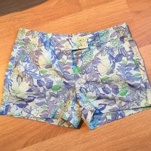 Vineyard vines patterned shorts